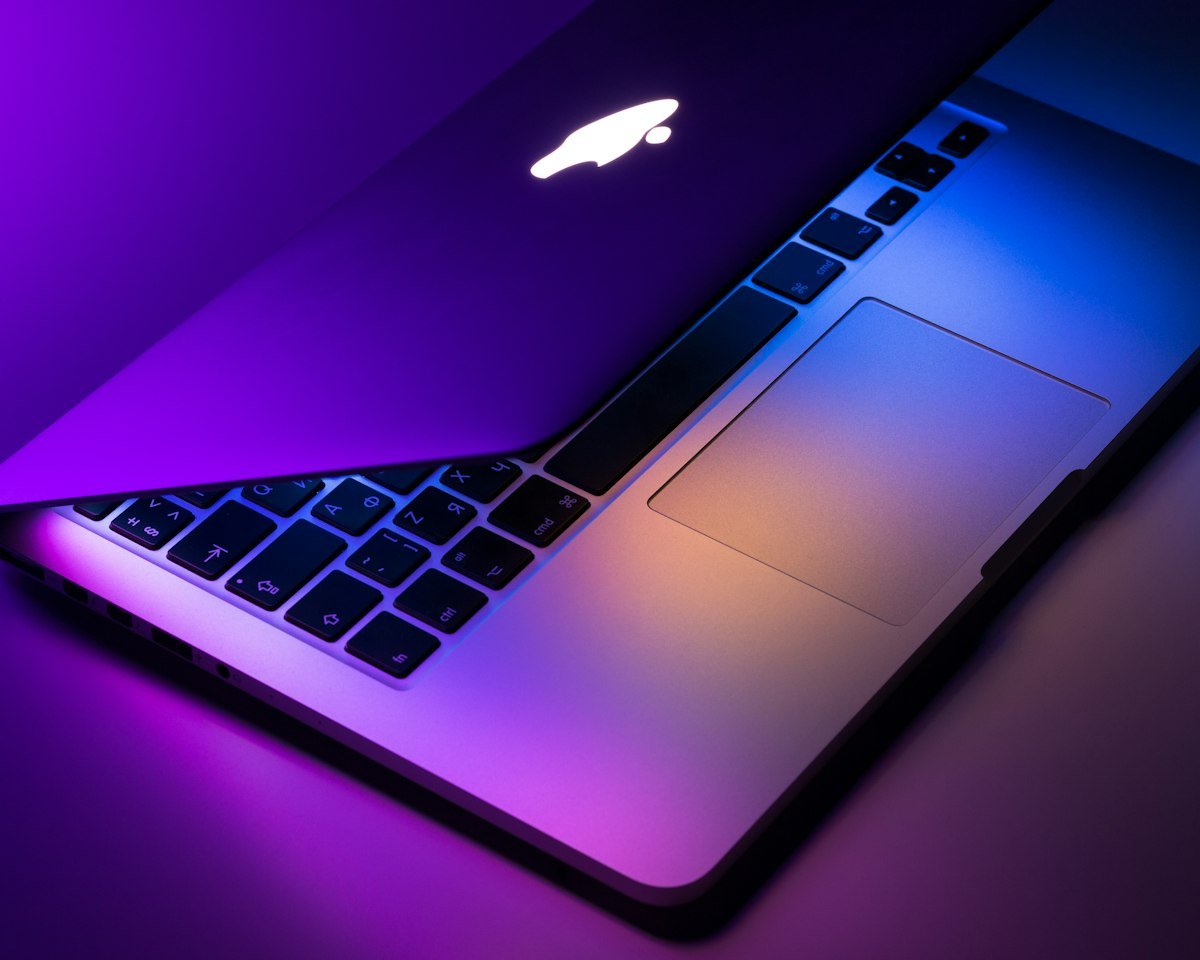 Apple MacBook Pro M5 Çipli Modeller Türkiye Apple Store'da Ön Siparişe Açıldı